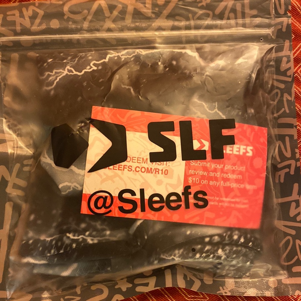 Face mask . Never worn .